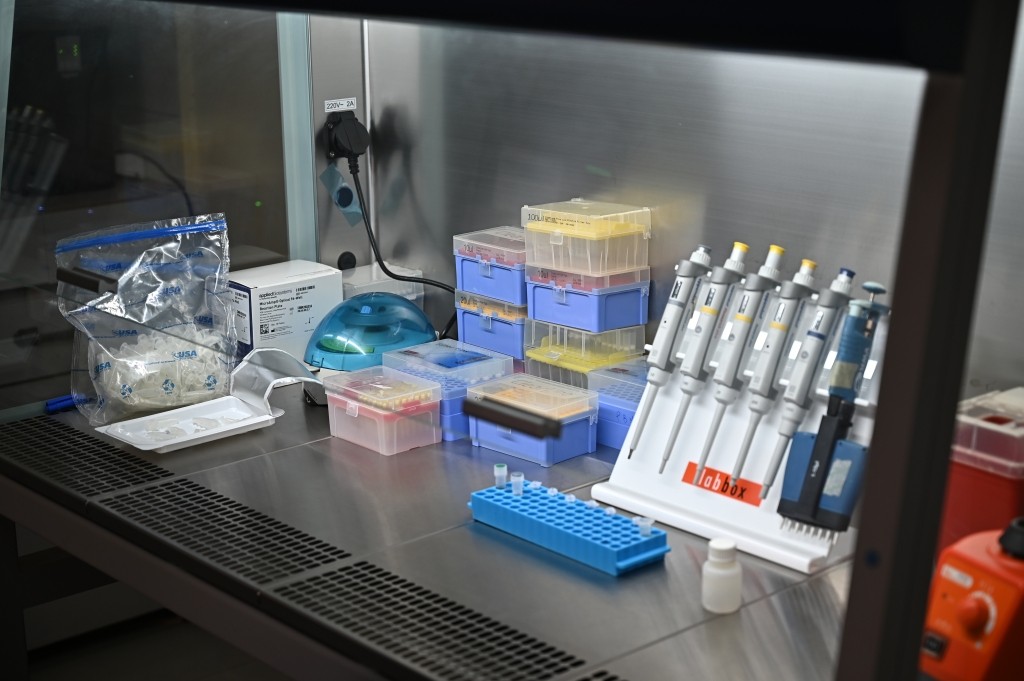 Poste de sécurité microbiologique
